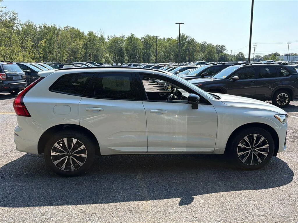 Used 2025 Crystal White Metallic Volvo Core image 7