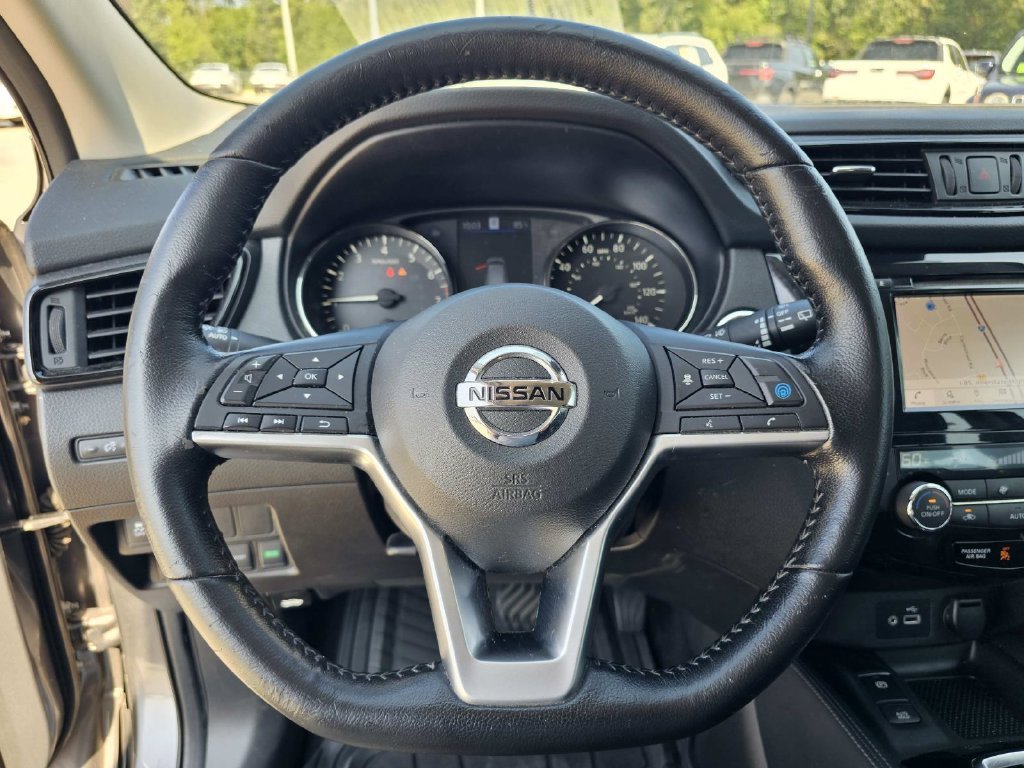 Used 2020 Gray Nissan SL image 26
