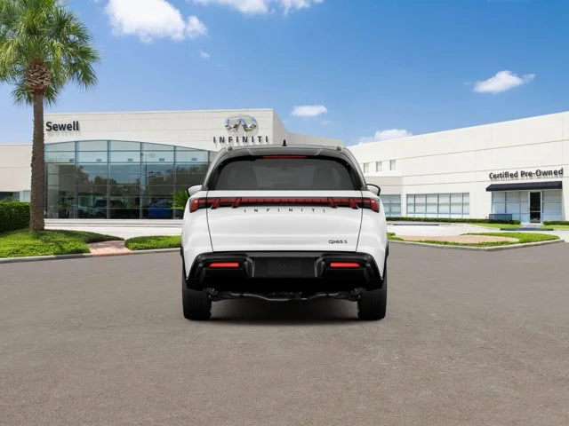 New 2027 2T RAD WHT INFINITI Sport AWD image 2