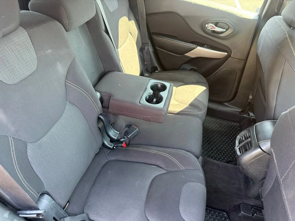 Used 2017 Red Jeep Latitude image 52