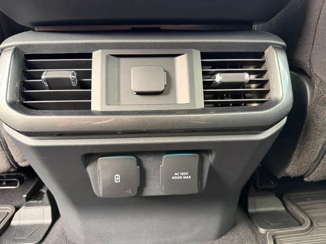 Used 2023 White Ford XLT image 23