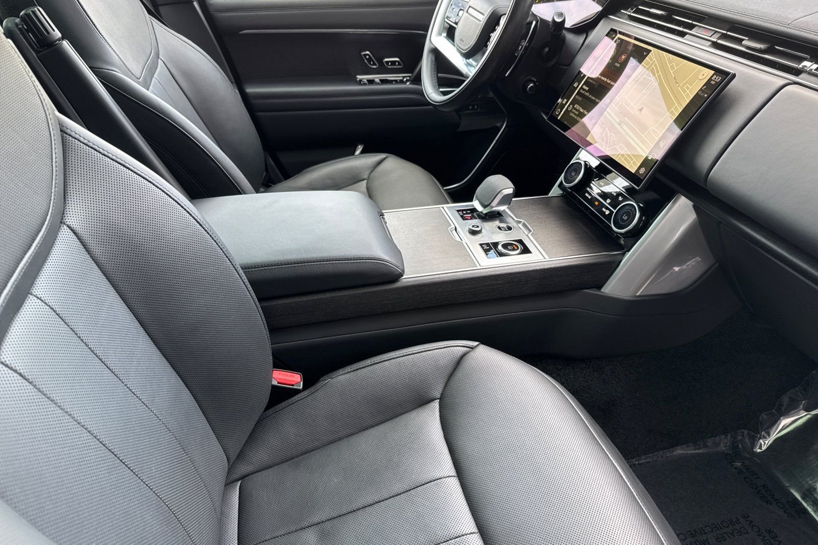 2023 Land Rover Range Rover SE - Photo 17