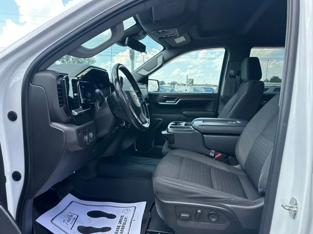 Used 2022 Summit White Chevrolet LT image 33
