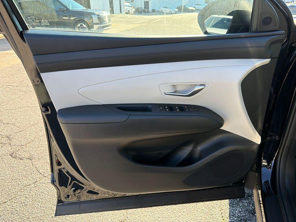 New 2026 Black Hyundai SE FWD image 10