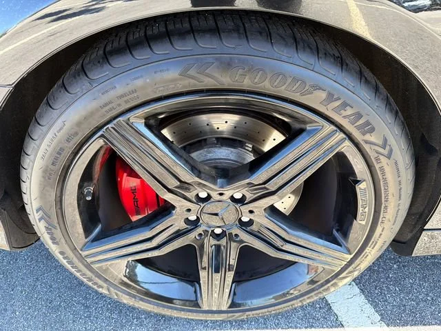 Used 2017 Black Mercedes-Benz 4MATIC® image 17