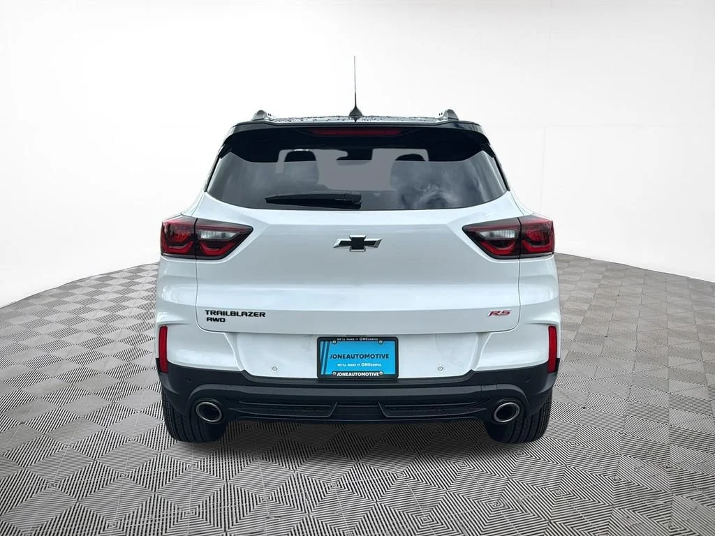 New 2026 Iridescent Pearl Tricoat Chevrolet RS image 10
