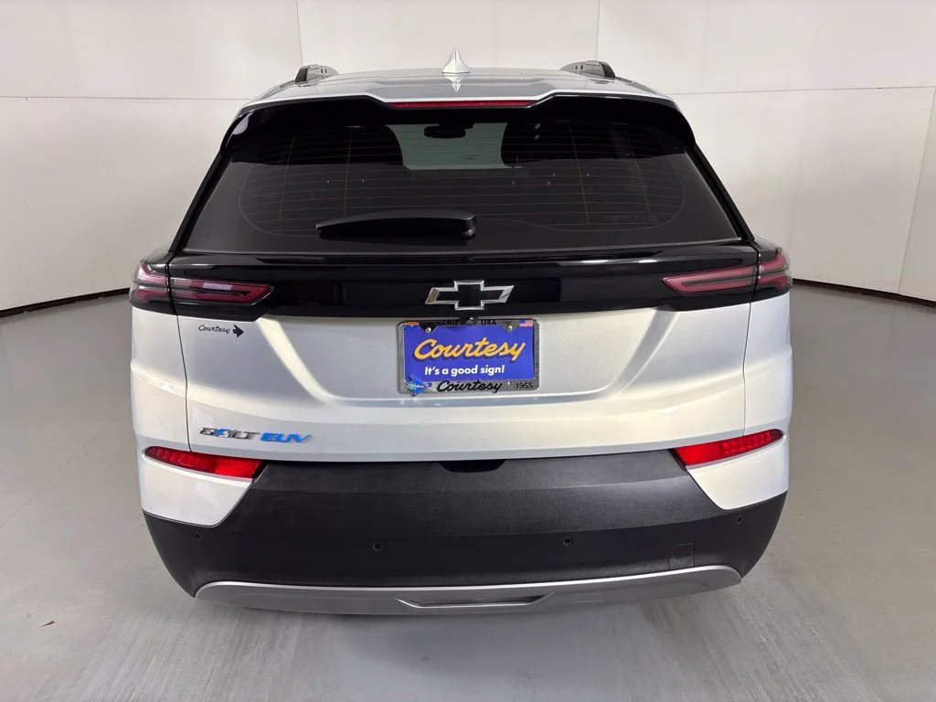 Used 2023 Silver Chevrolet LT image 8