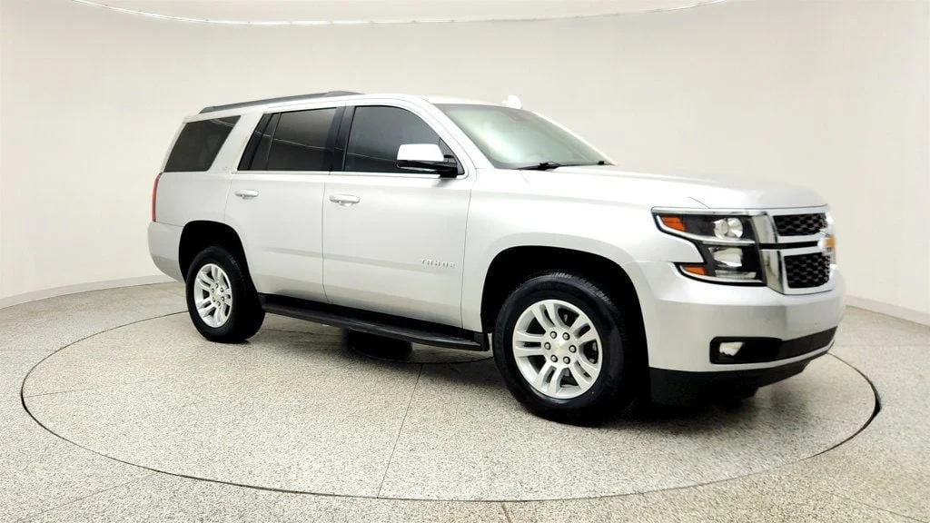 Used 2020 Silver Ice Metallic Chevrolet 4WD 4dr LT w/ Luxury Pkg & Sun/Entertainment Pkg image 3