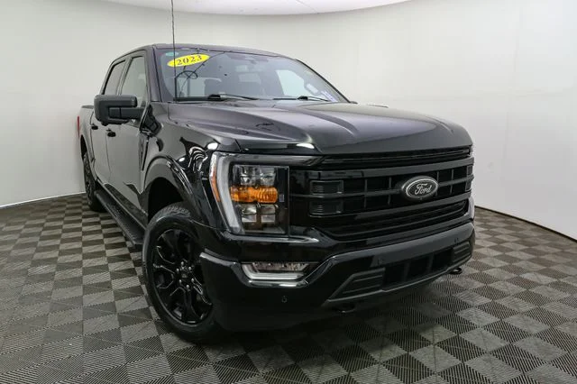 Used 2023 Black Ford XLT image 3