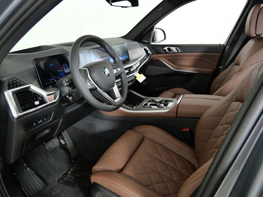Used 2026 Skyscraper Grey Metallic BMW xDrive40i image 36