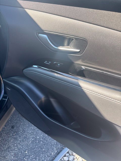 Used 2022 Black Hyundai Limited image 22