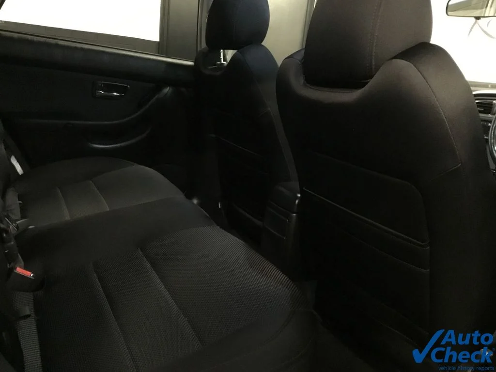 Used 2001 Blue Subaru GT image 31