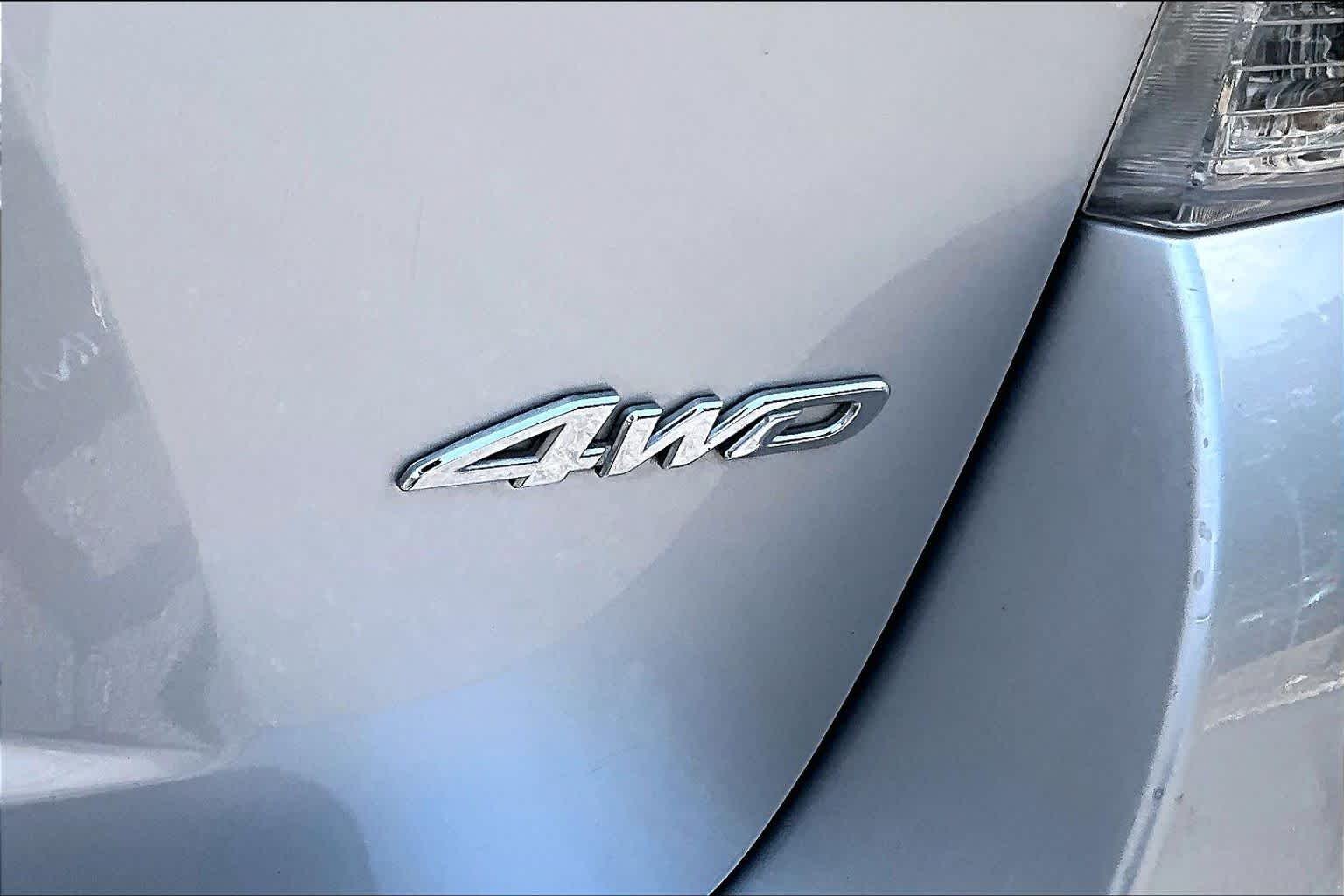 Used 2013 Classic Silver Metallic Toyota SE image 10