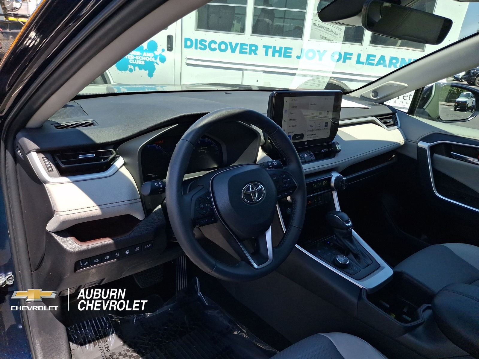 2025 Toyota RAV4 Limited - Photo 14