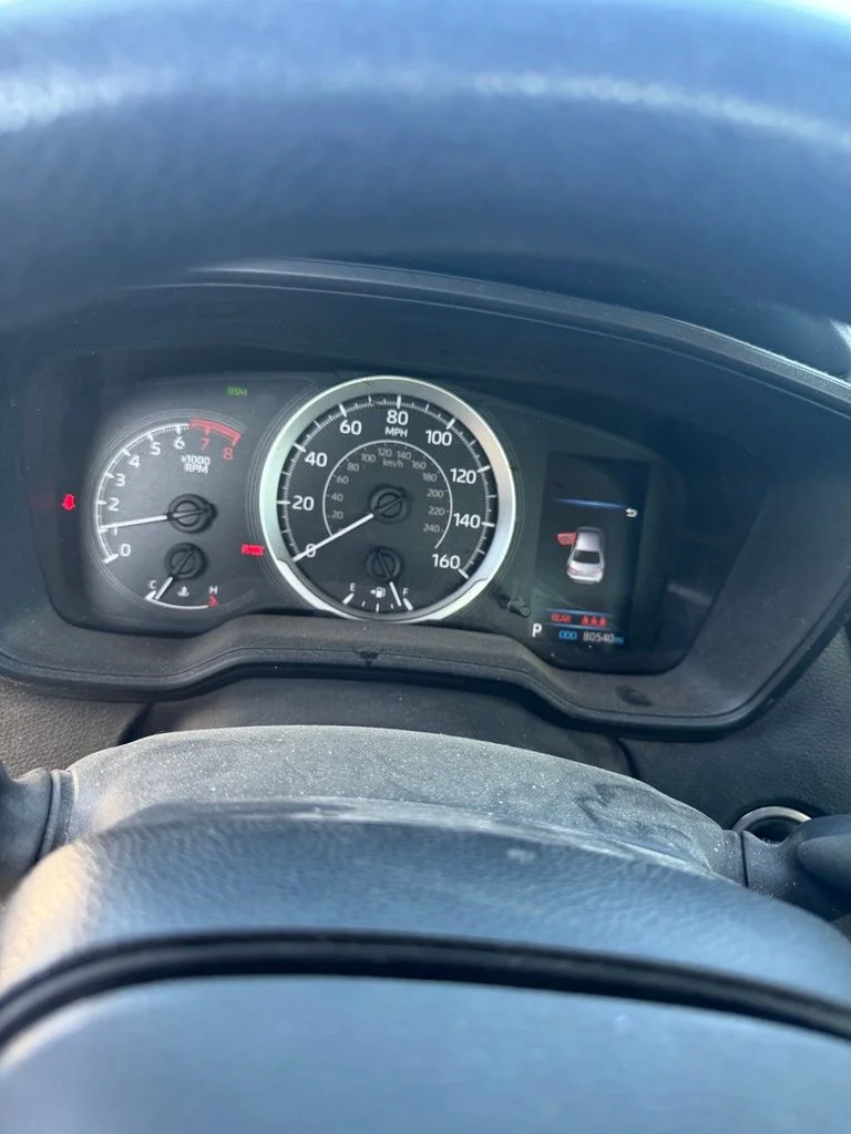 Used 2022 Pearl Toyota LE image 15