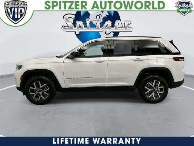 New 2027 Bright White Clearcoat Jeep Laredo X image 6