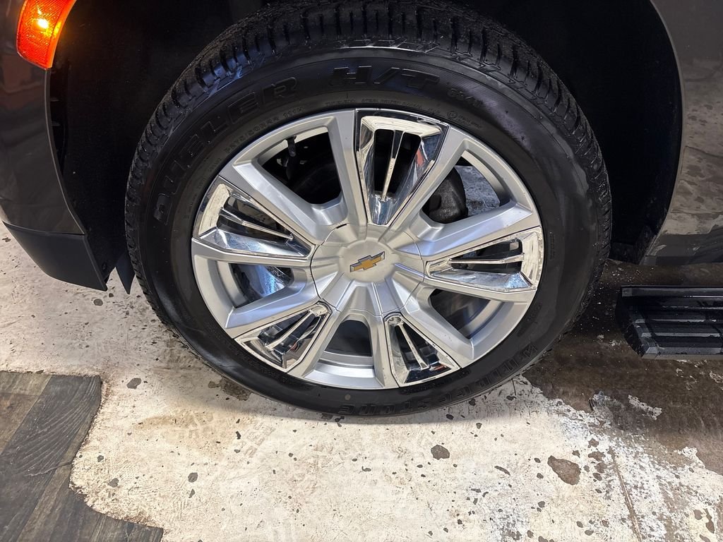Used 2021 Gray Chevrolet High Country image 11