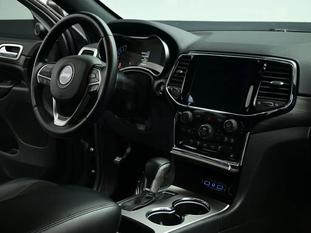 Used 2021 Gray Jeep Laredo X image 64
