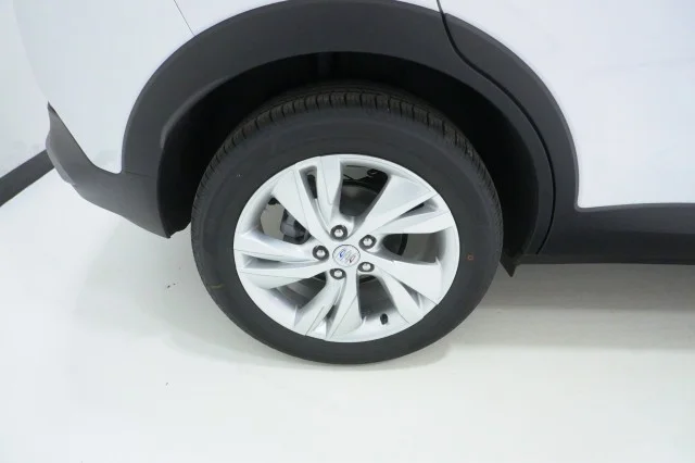 New 2026 Summit White Buick Preferred image 6