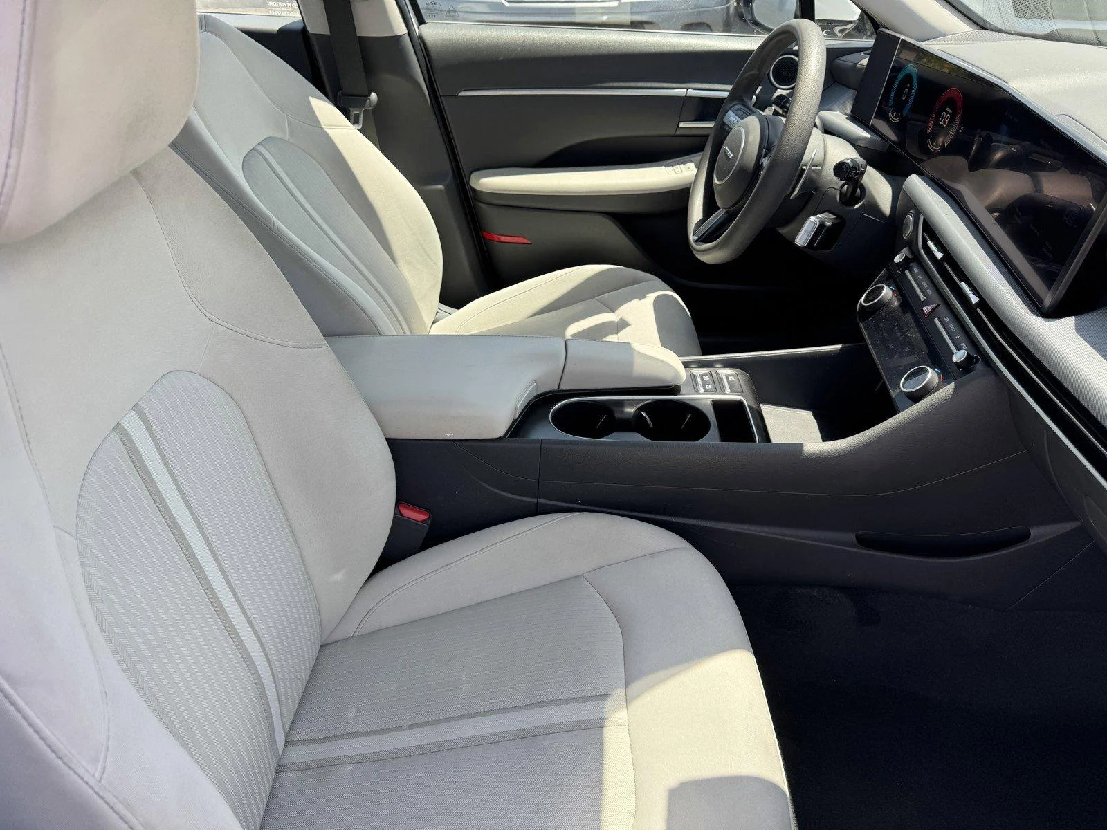 Used 2024 Serenity White Hyundai SEL image 8