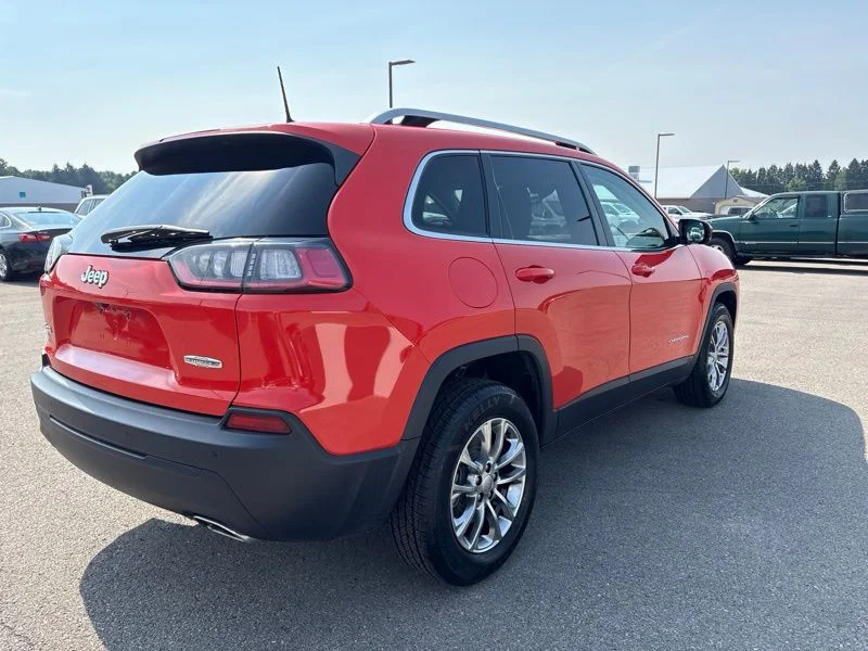 Used 2021 Orange Jeep Latitude Lux image 3
