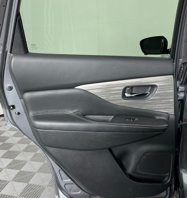 Used 2017 Gray Nissan SL image 21