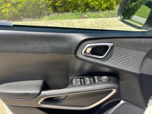 Used 2024 White Kia LX image 14