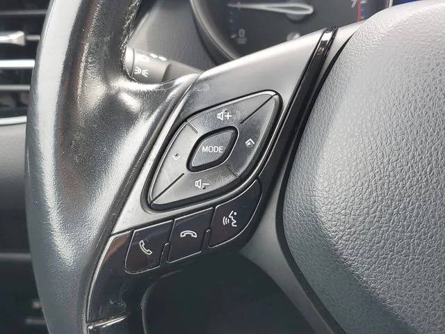 Used 2018 Blue Toyota XLE image 10
