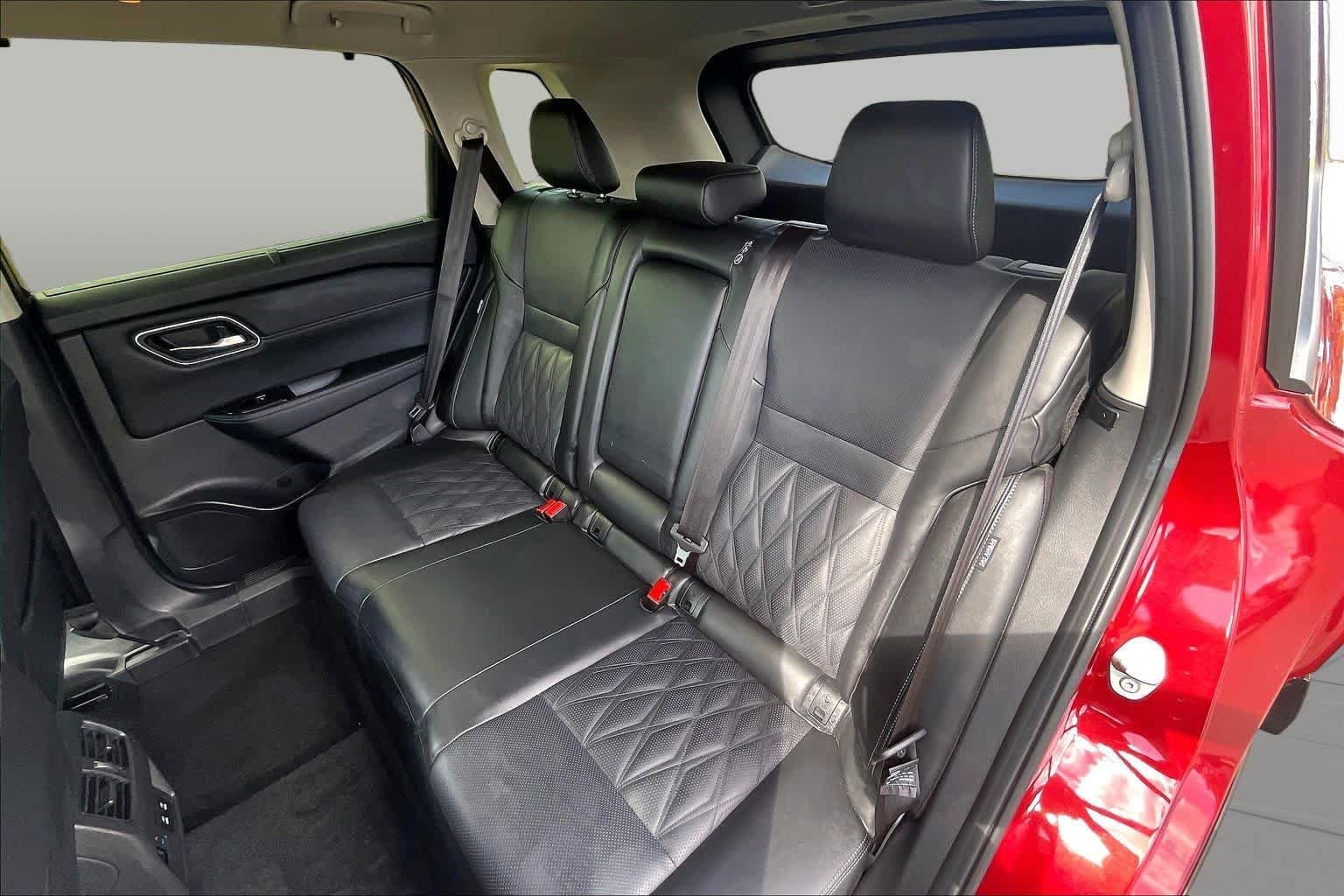 Used 2026 Scarlet Ember Tintcoat Nissan Platinum image 19