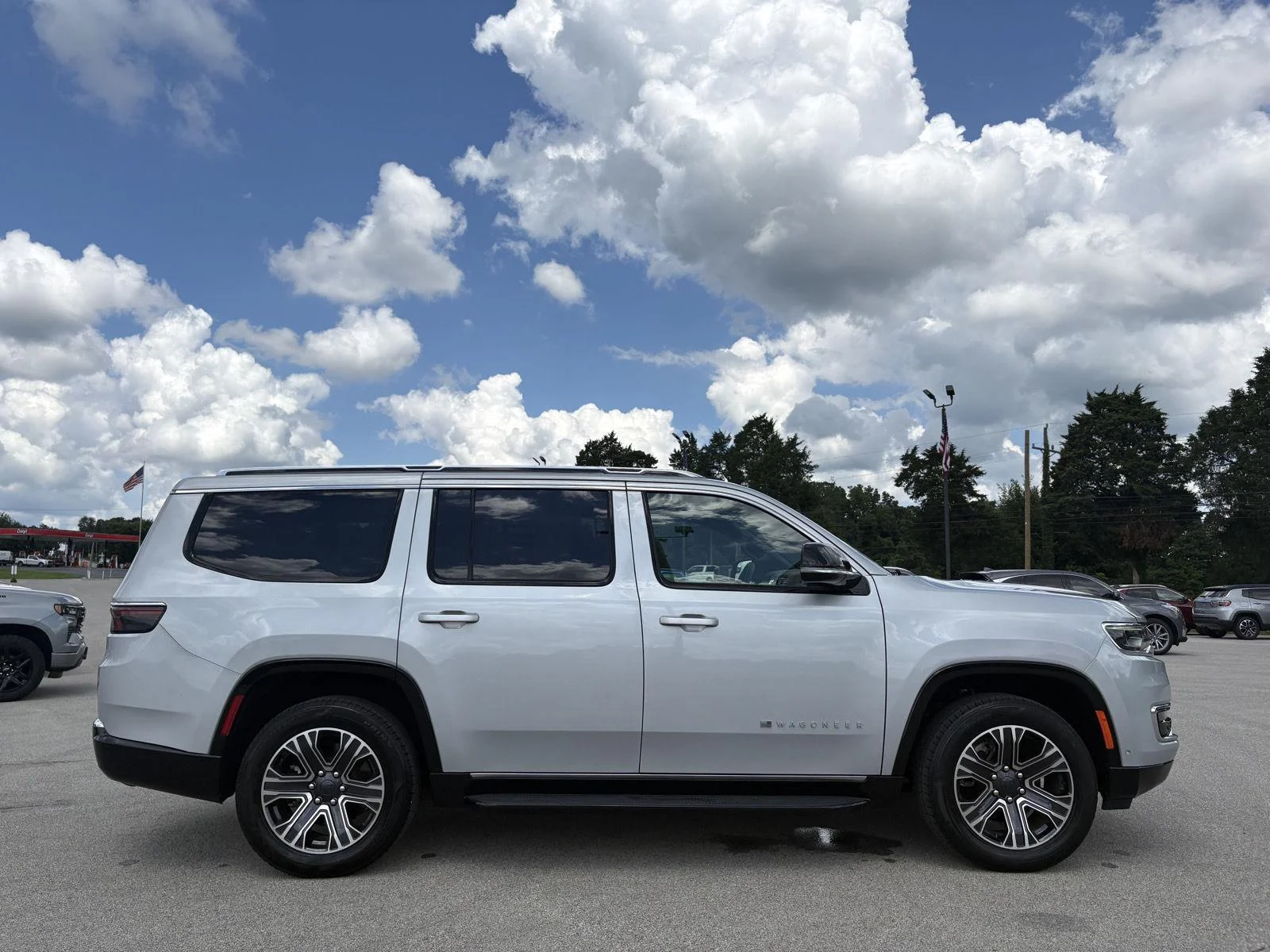 Used 2024 Baltic Gray Metallic Clearcoat Jeep Series II image 23