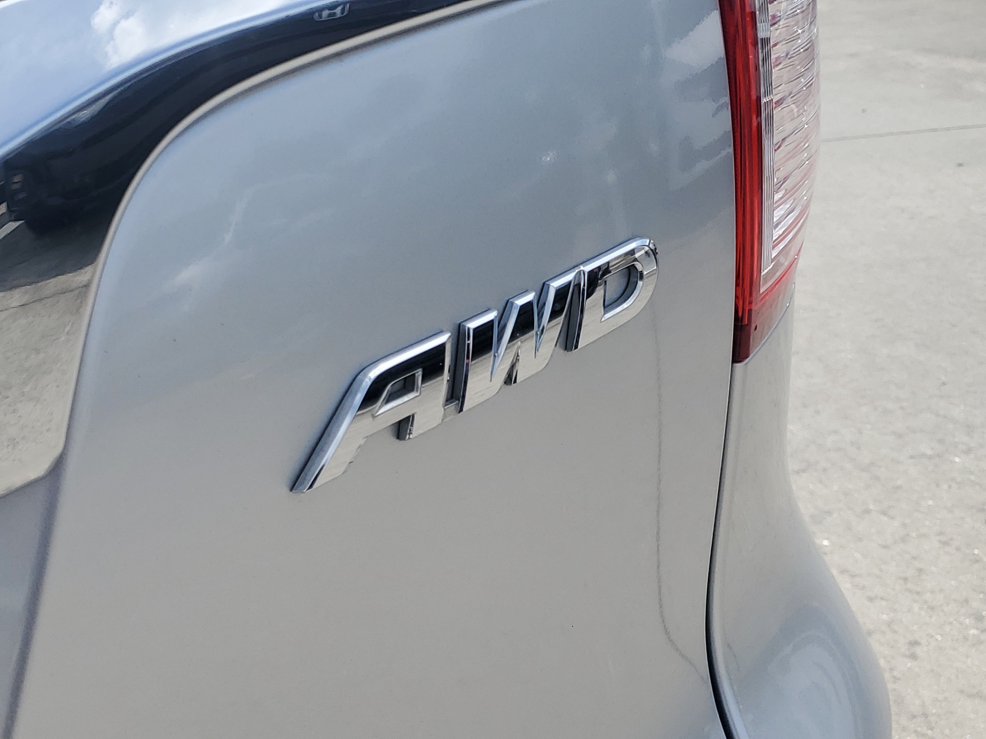 Used 2015 Silver Honda EX-L image 10