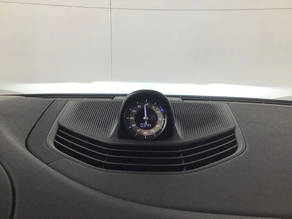 2025 Porsche Taycan S - Photo 33