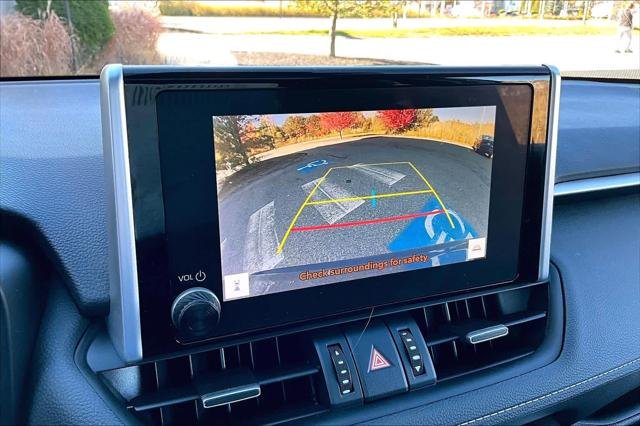 Certified Used 2024 MAGNETIC GRAY MET. Toyota  image 29