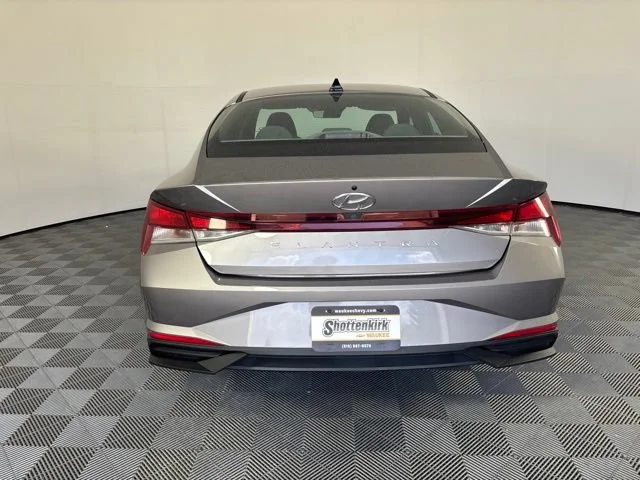 Used 2023 Gray Hyundai SEL image 31