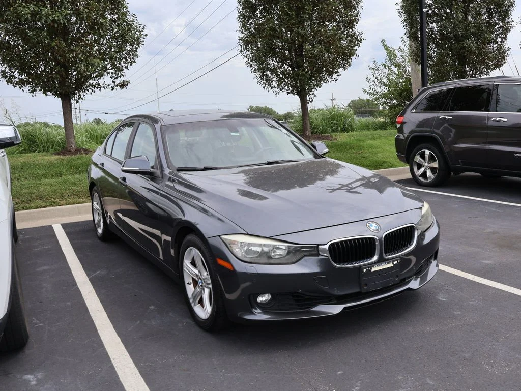 Used 2015 Gray BMW 328i xDrive image 5