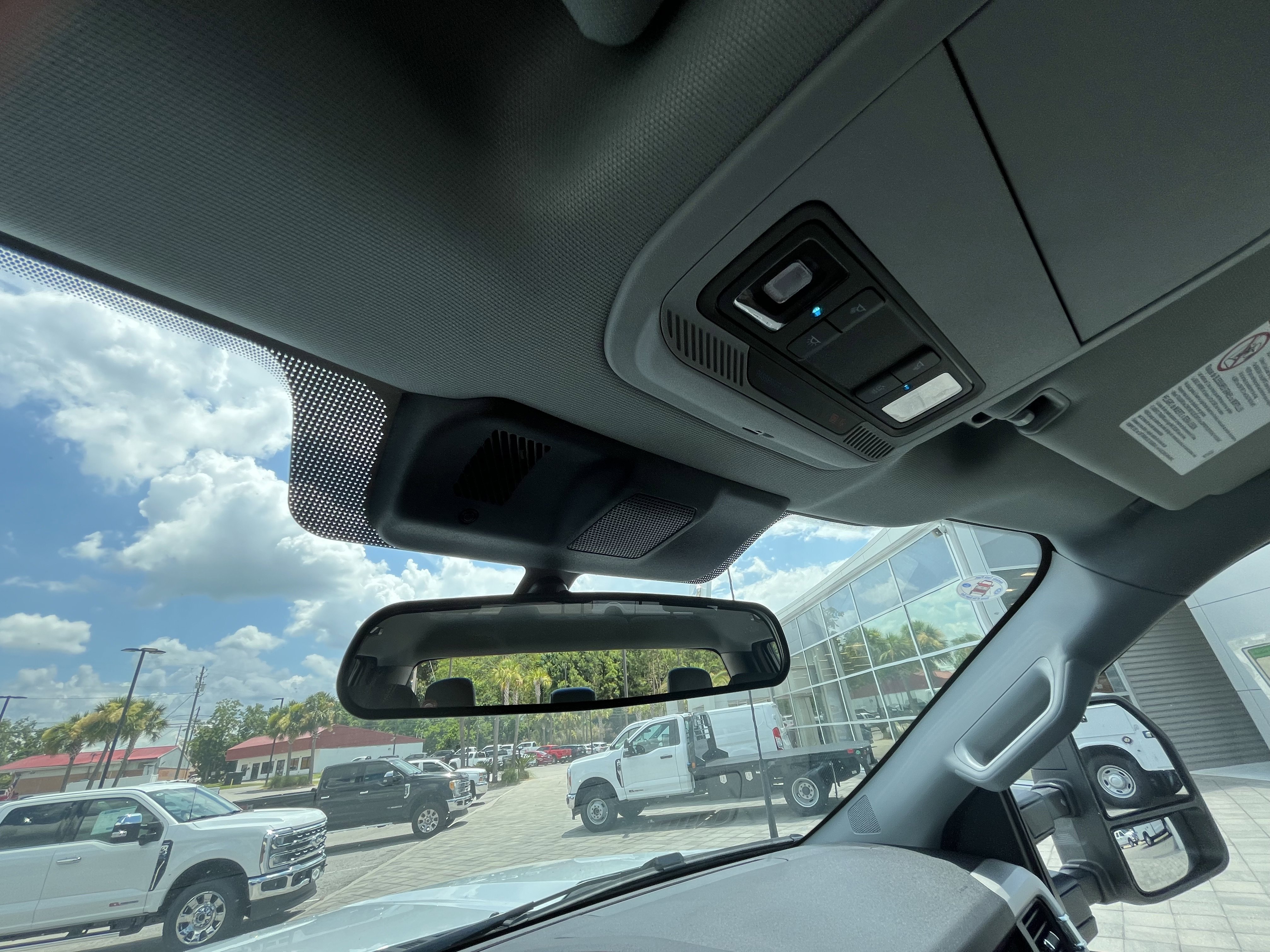 2025 Ford F-350 Super Duty Chassis Cab XL - Photo 18