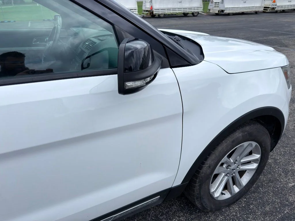 Used 2017 White Ford XLT image 3