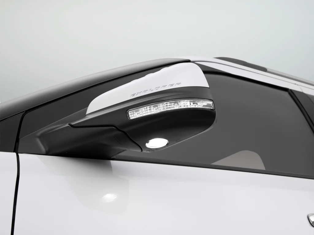 Used 2015 White Ford Limited image 63