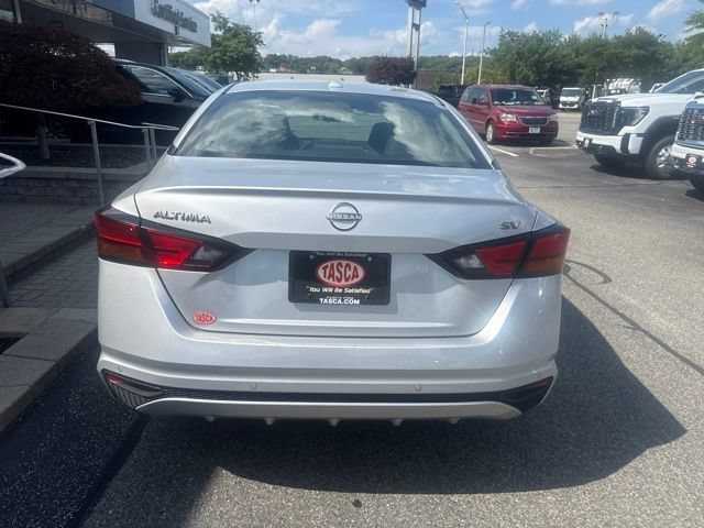 Used 2024 Brilliant Silver Metallic Nissan 2.5 SV image 5