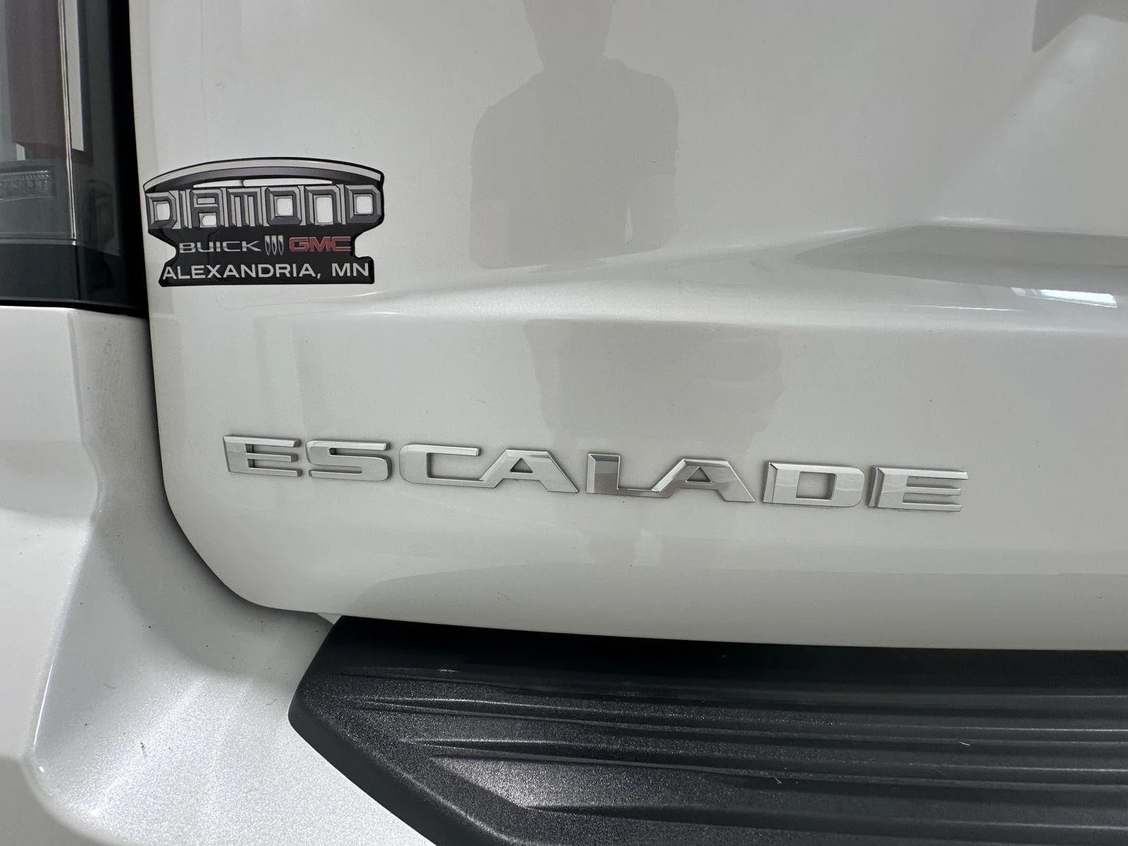 Used 2025 Crystal White Tricoat Cadillac Sport Platinum image 24