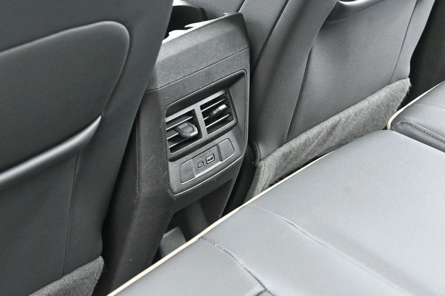 Used 2023 Sterling Metallic GMC Denali image 30