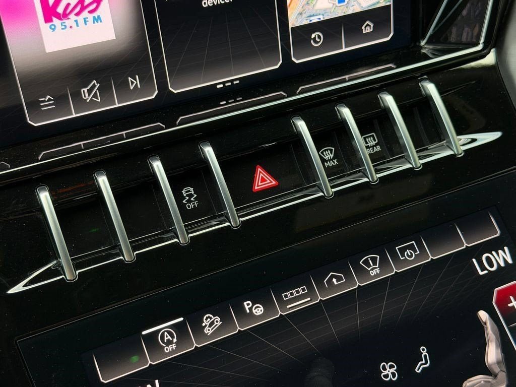 Used 2023 Blu Astraeus Metallic Lamborghini S image 27