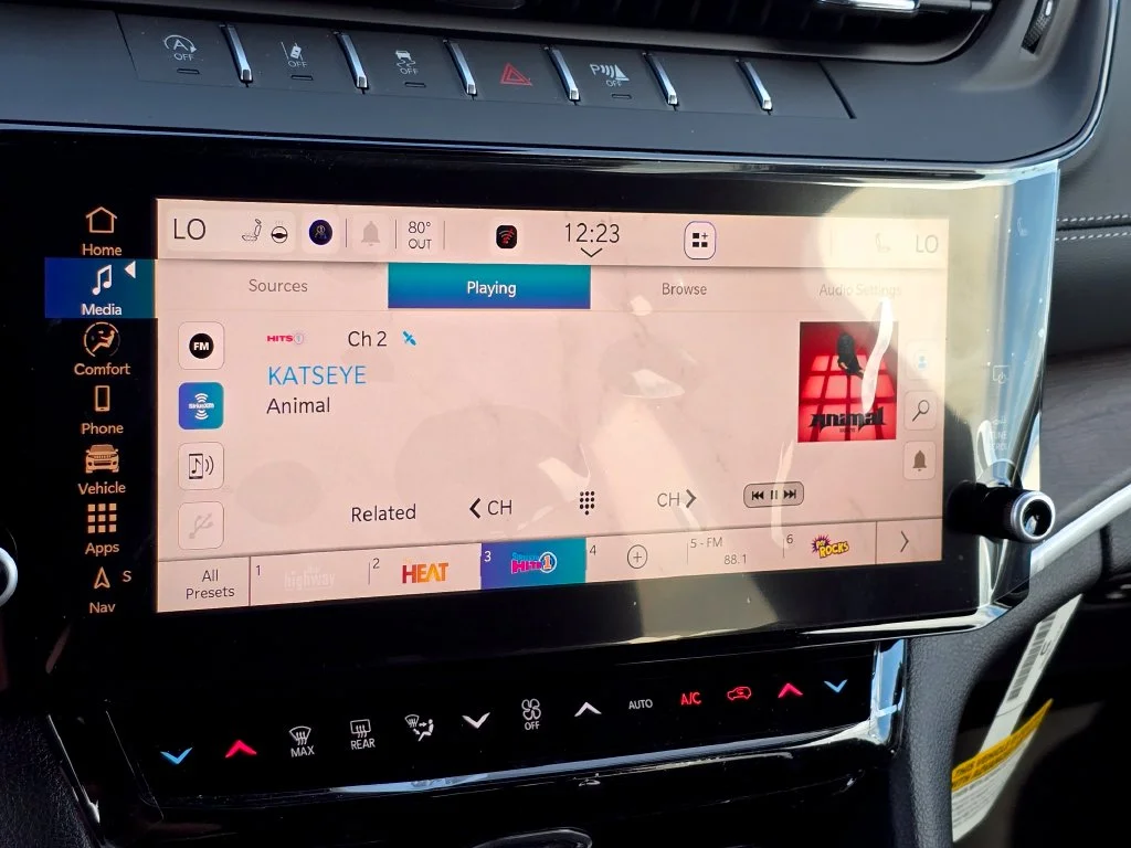 New 2027 Gray Jeep Laredo Altitude image 32