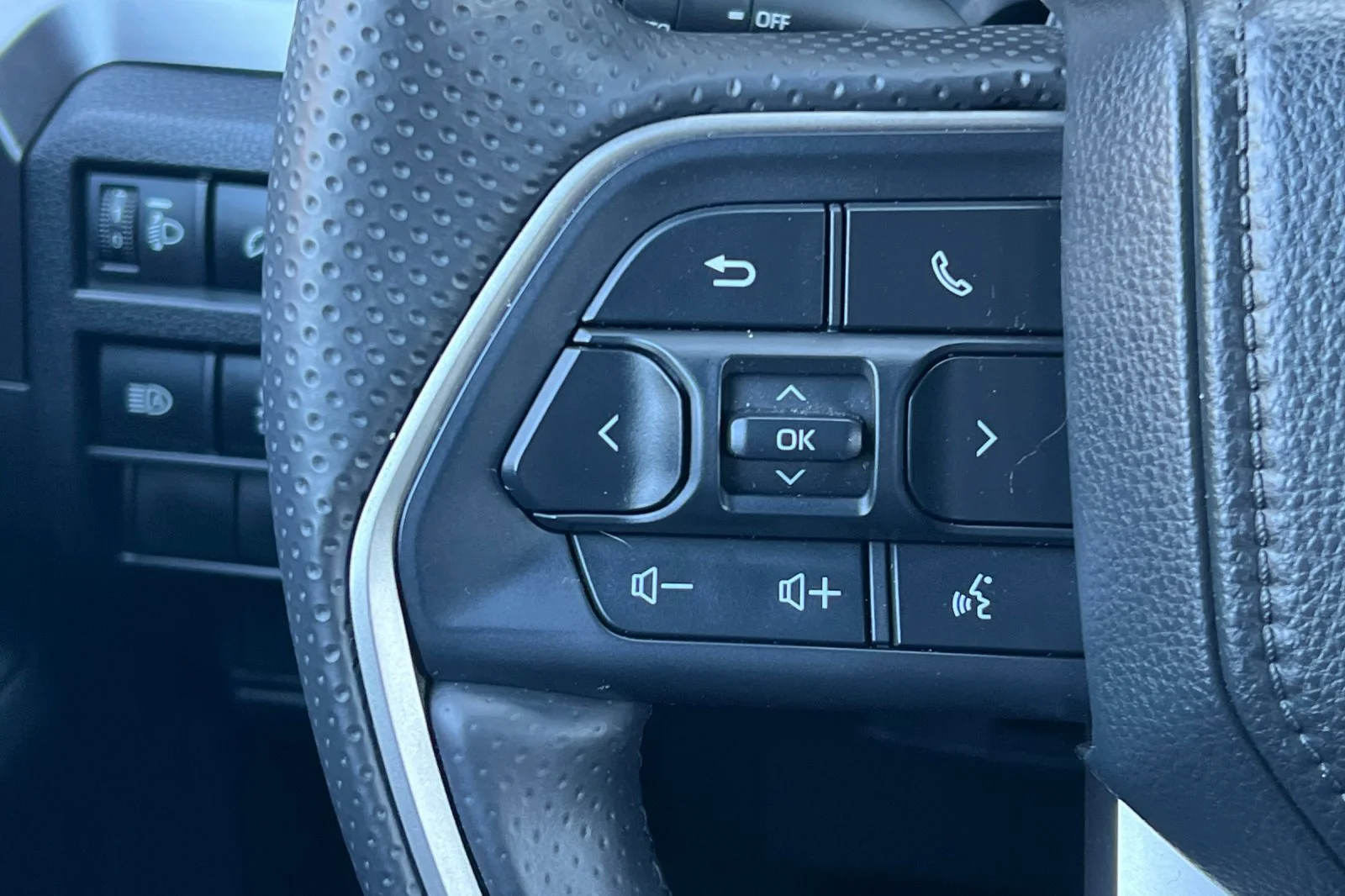 2025 Toyota 4Runner TRD Off-Road - Photo 25