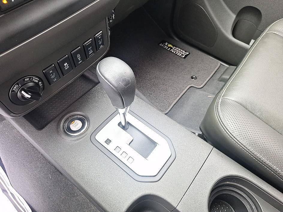 Certified Used 2020 Magnetic Black Pearl Nissan PRO-4X image 18