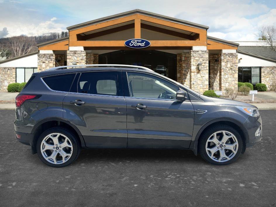 Used 2019 Magnetic Ford Titanium image 4
