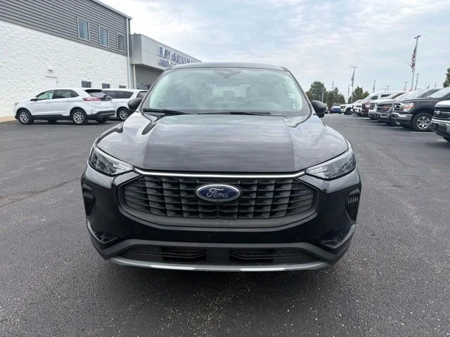 Used 2023 Agate Black Metallic Ford Active image 3