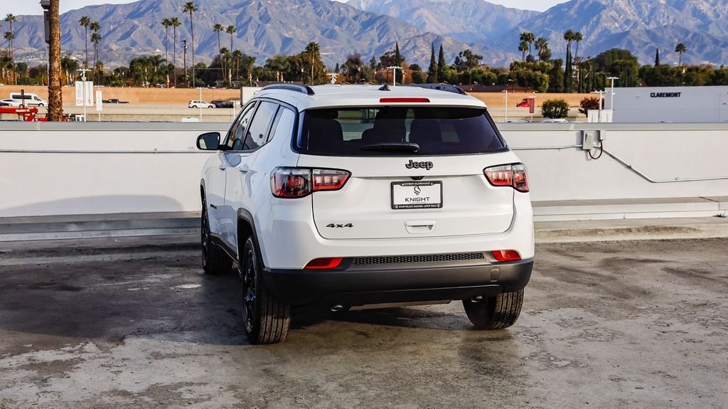 New 2026 Bright White Clearcoat Jeep Latitude image 7