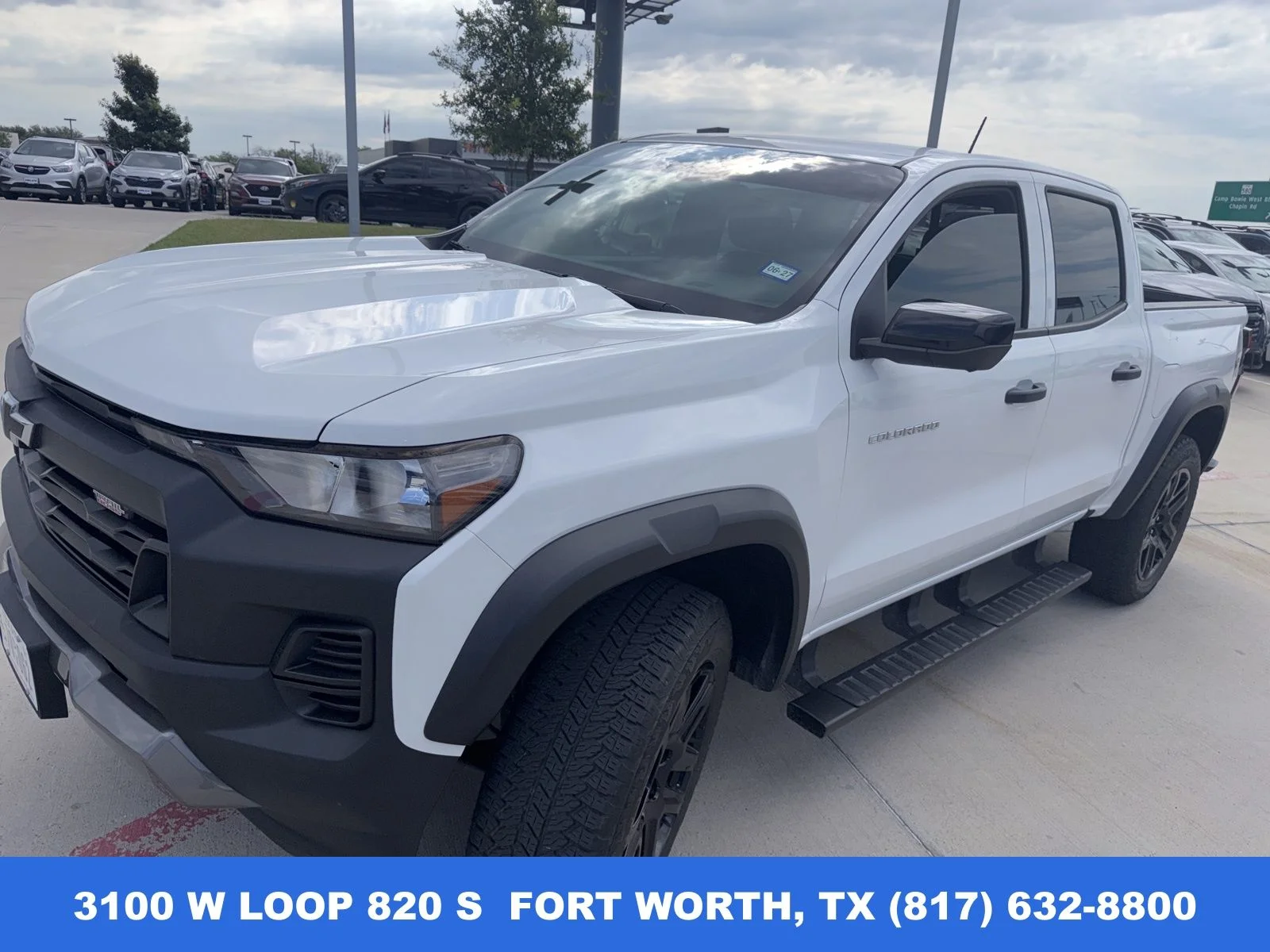 2024 Chevrolet Colorado 4WD Trail Boss Crew Cab Short Box's photo