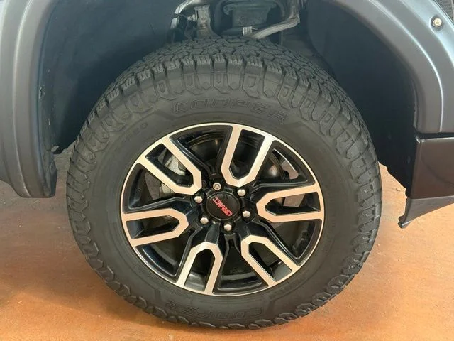 Used 2020 Onyx Black GMC AT4 image 11